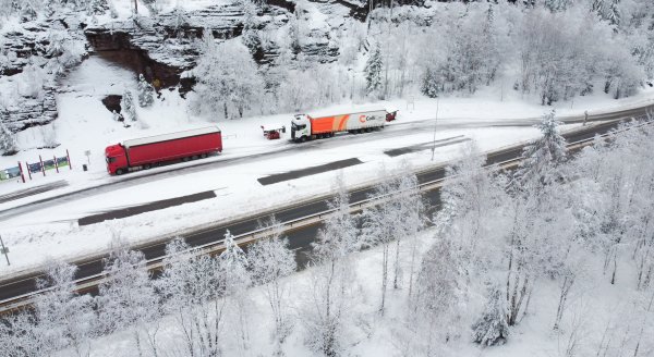 CC_Truck_in_Norwegian_habitat_COL_04838