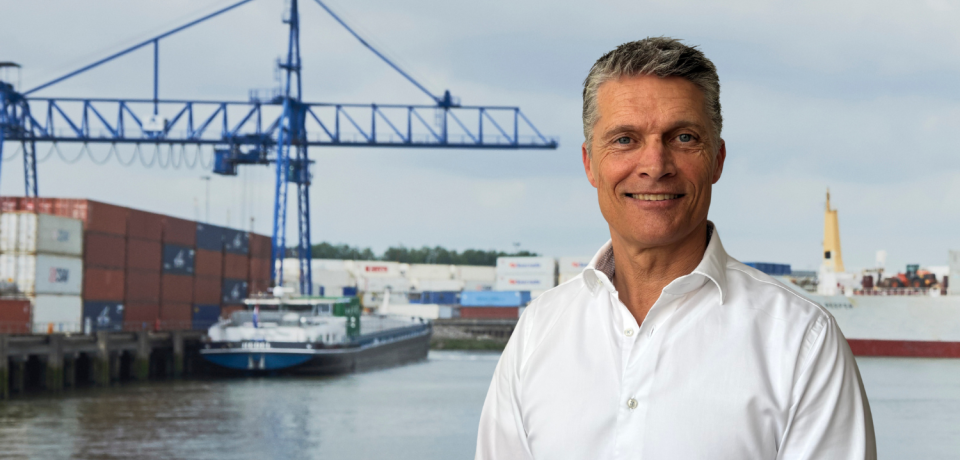 Stef bij de Haven van Rotterdam