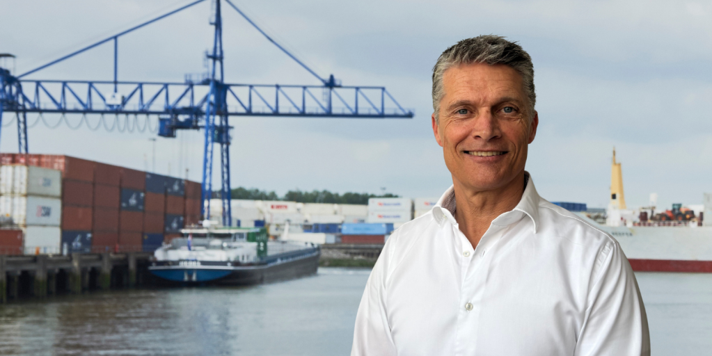 Stef bij de Haven van Rotterdam